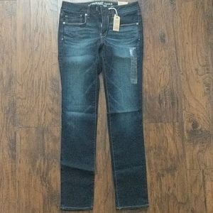 American Eagle Skinny Jeans - Size 6 NWT